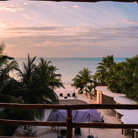 Beach Front Hotel Boutique Dk House ホルボックス島 エクステリア 写真